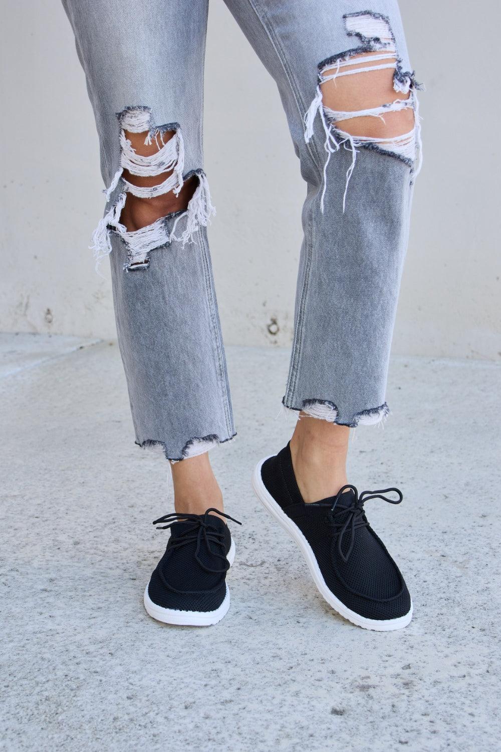 Forever Link Flat Round Toe Lace-Up Sneakers Carauana Store