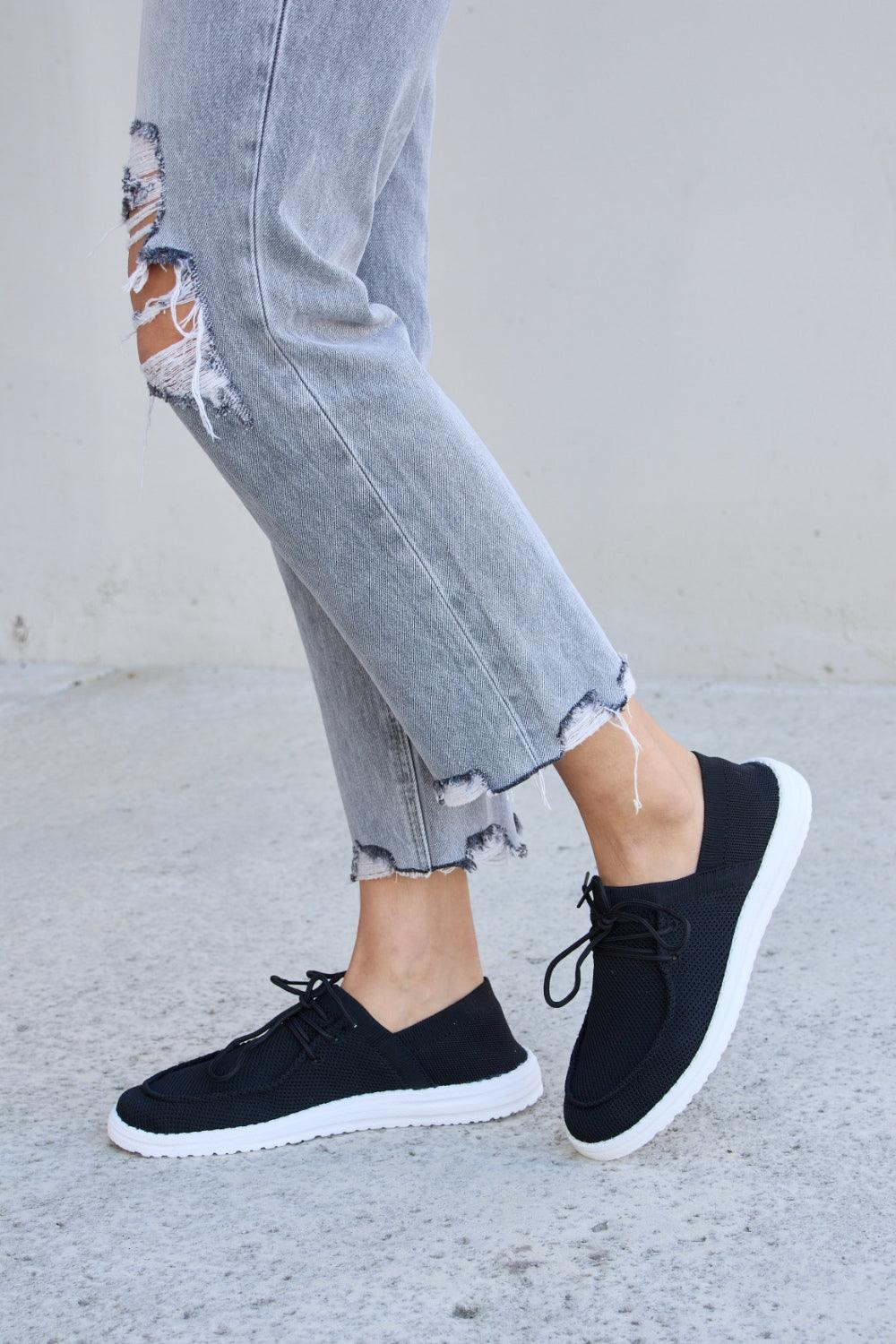 Forever Link Flat Round Toe Lace-Up Sneakers Carauana Store