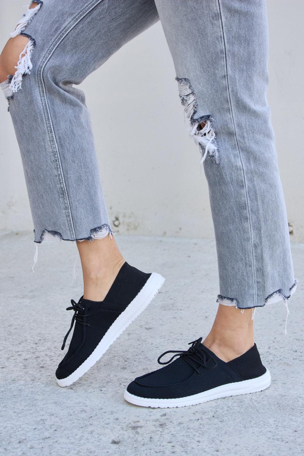Forever Link Flat Round Toe Lace-Up Sneakers Carauana Store