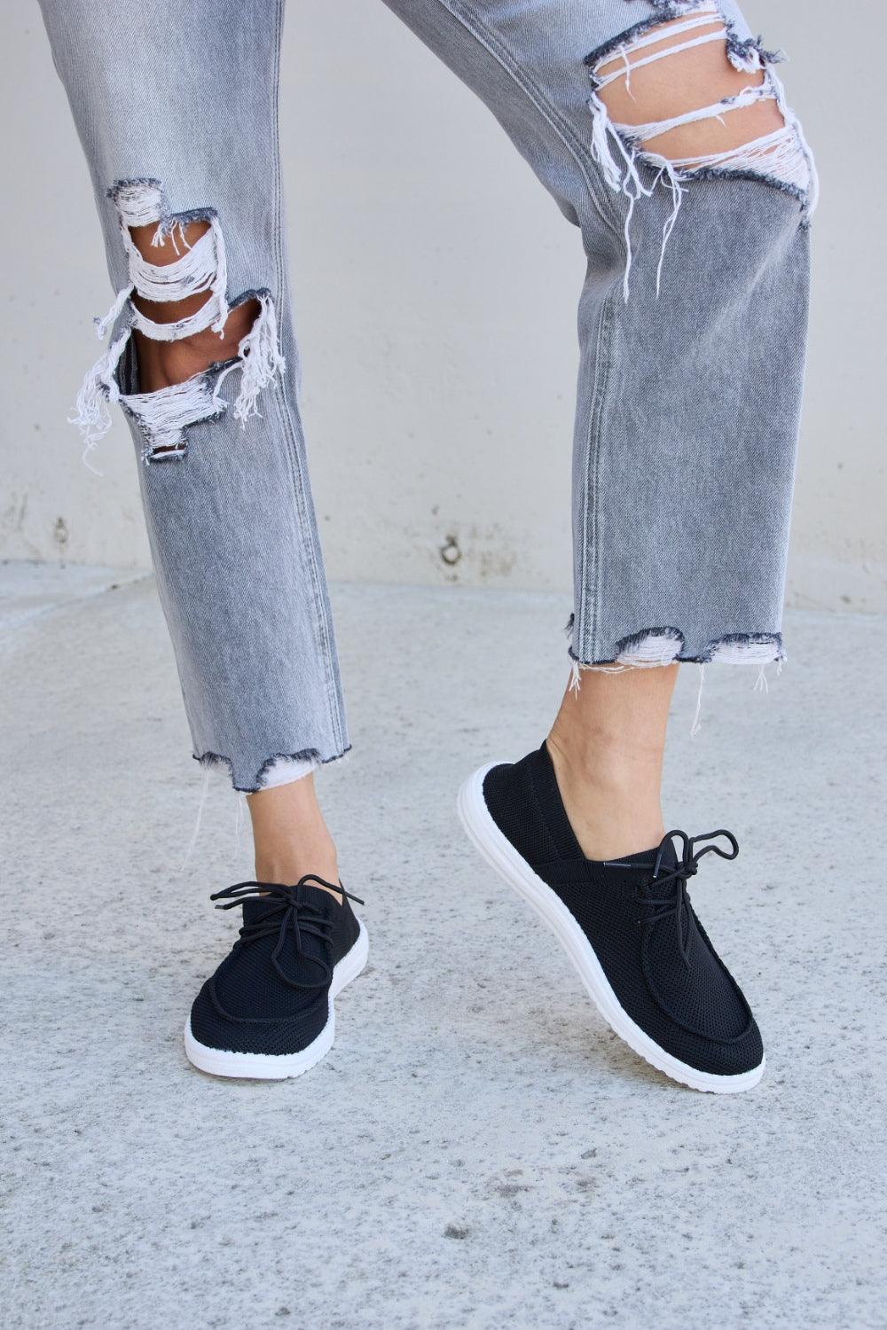 Forever Link Flat Round Toe Lace-Up Sneakers Carauana Store
