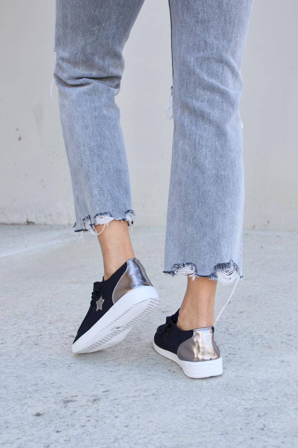 Forever Link Star Lace-Up Flat Sneakers Carauana Store