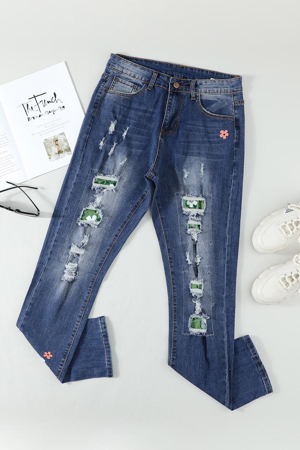 Distressed Buttoned Jeans with Pockets