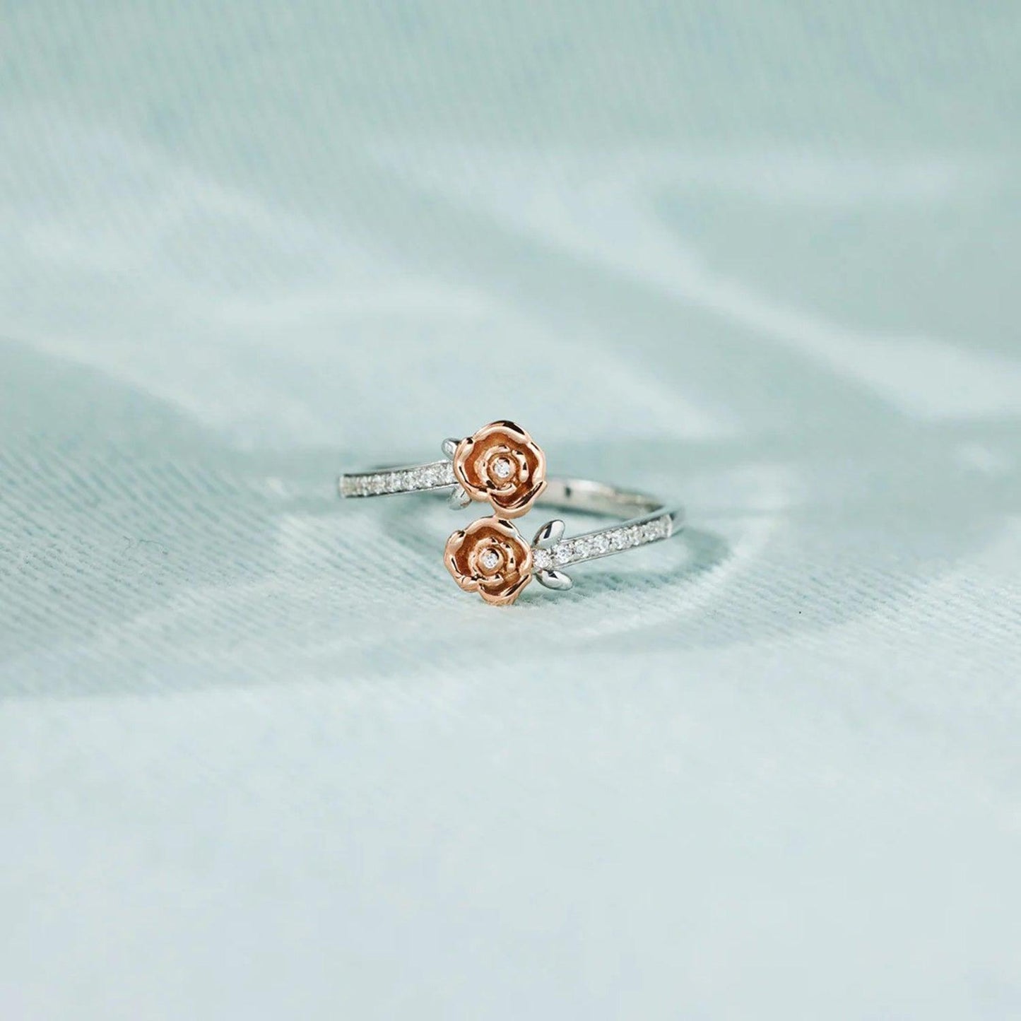 Rose Shape Inlaid Zircon Bypass Ring