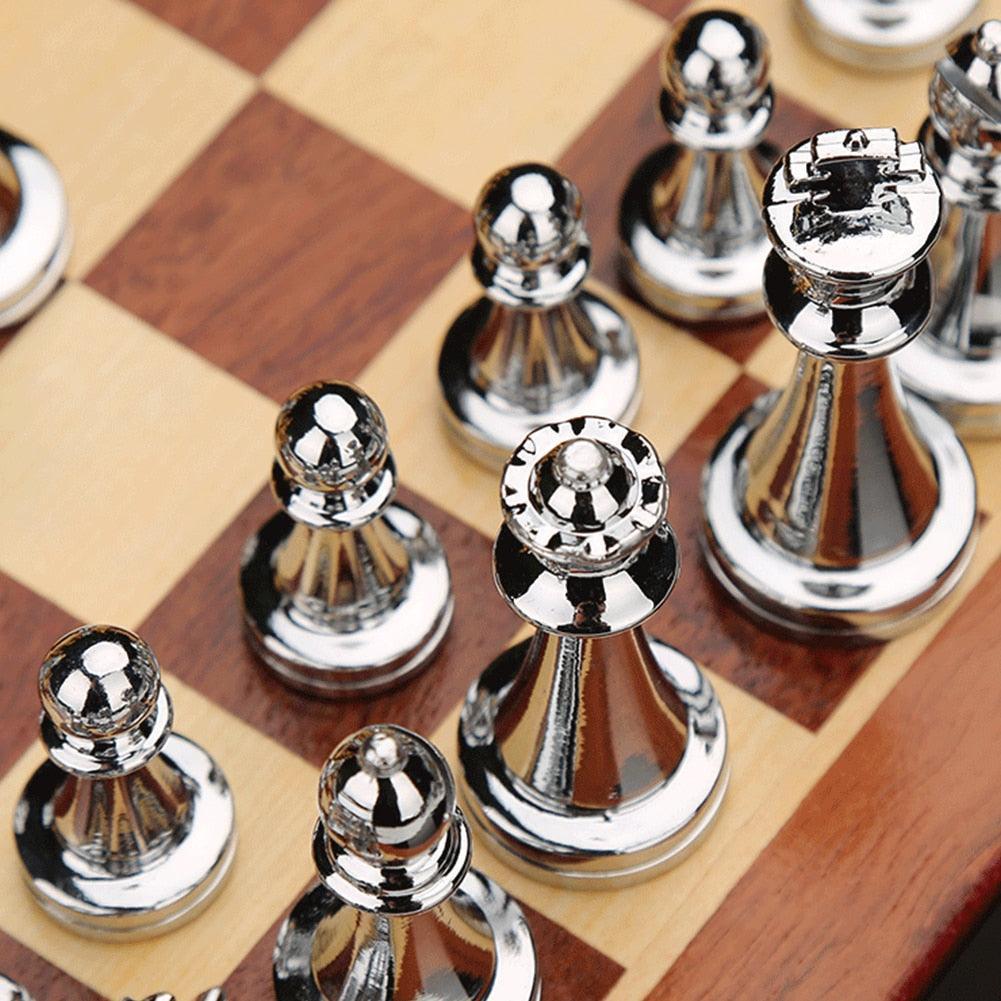 Metal International Chess Game with Exquisite Storage Box Medieval Luxury Chess