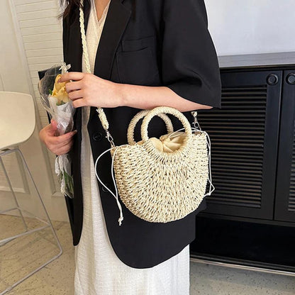 Hollow Out Elegance: Women’s Summer Shoulder Bag – Your Must-Have Accessory